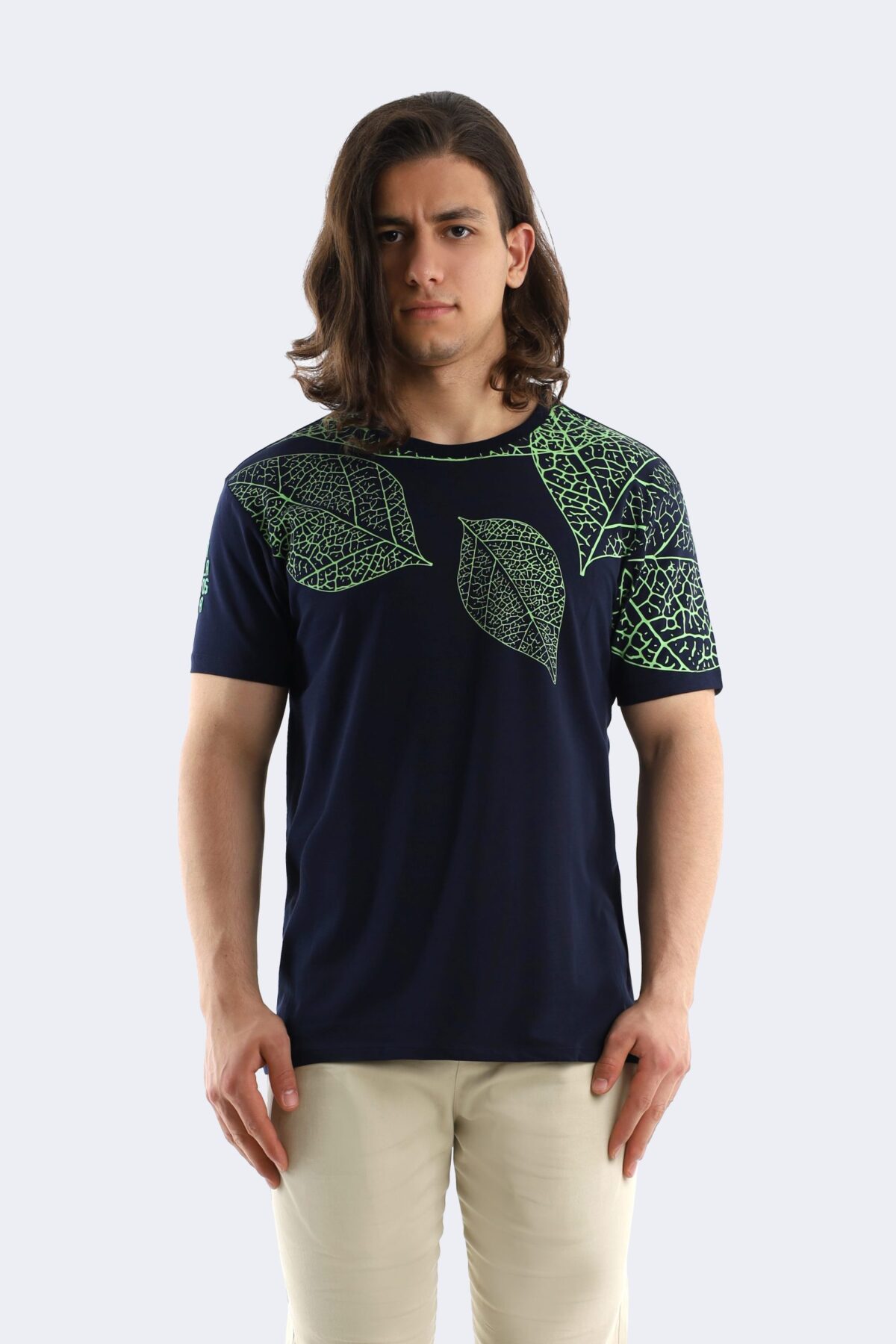 100222013_4oii4monexfhlvbh-scaled-1.jpg Leaf printed cotton t-shirt - Image 1