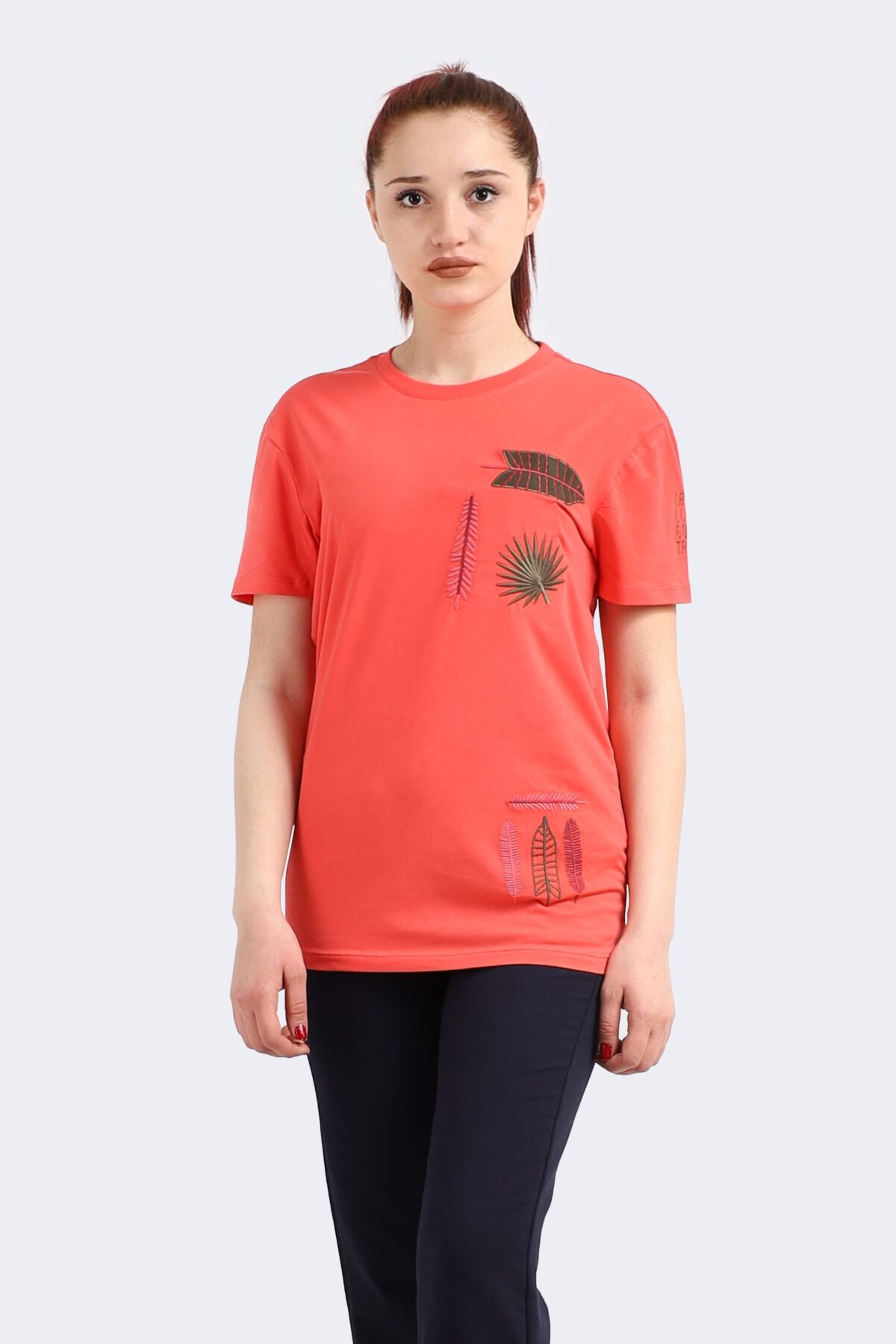 10028205_mcaxcupvbbhgcie5-scaled-1.jpg Embroidered Leaf Pattern Women's T-Shirt - Image 1