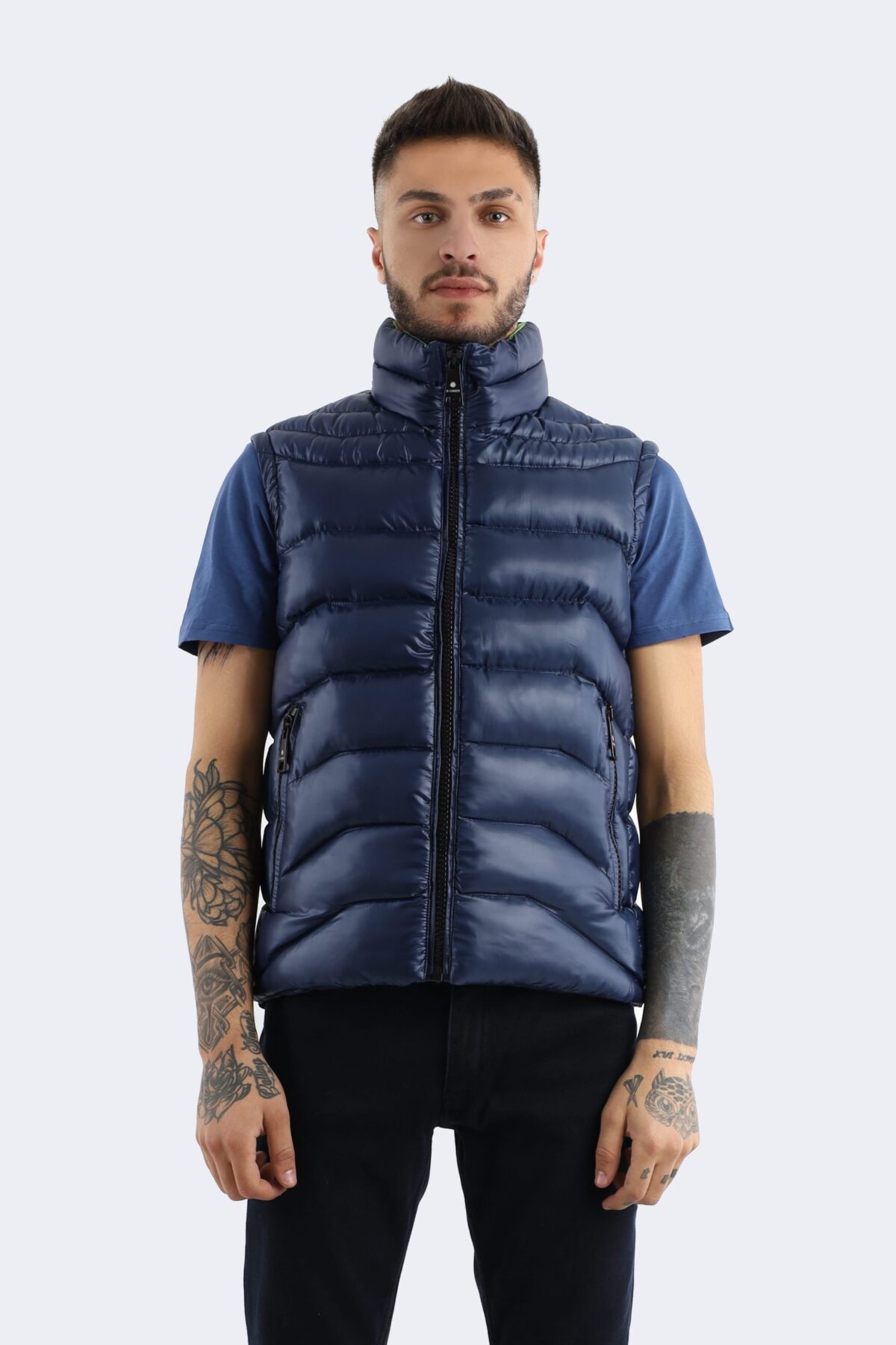 130012013_hzls8ci3rc7csvxz-scaled-1.jpg Lightweight Shiny Feather down vest - Image 1