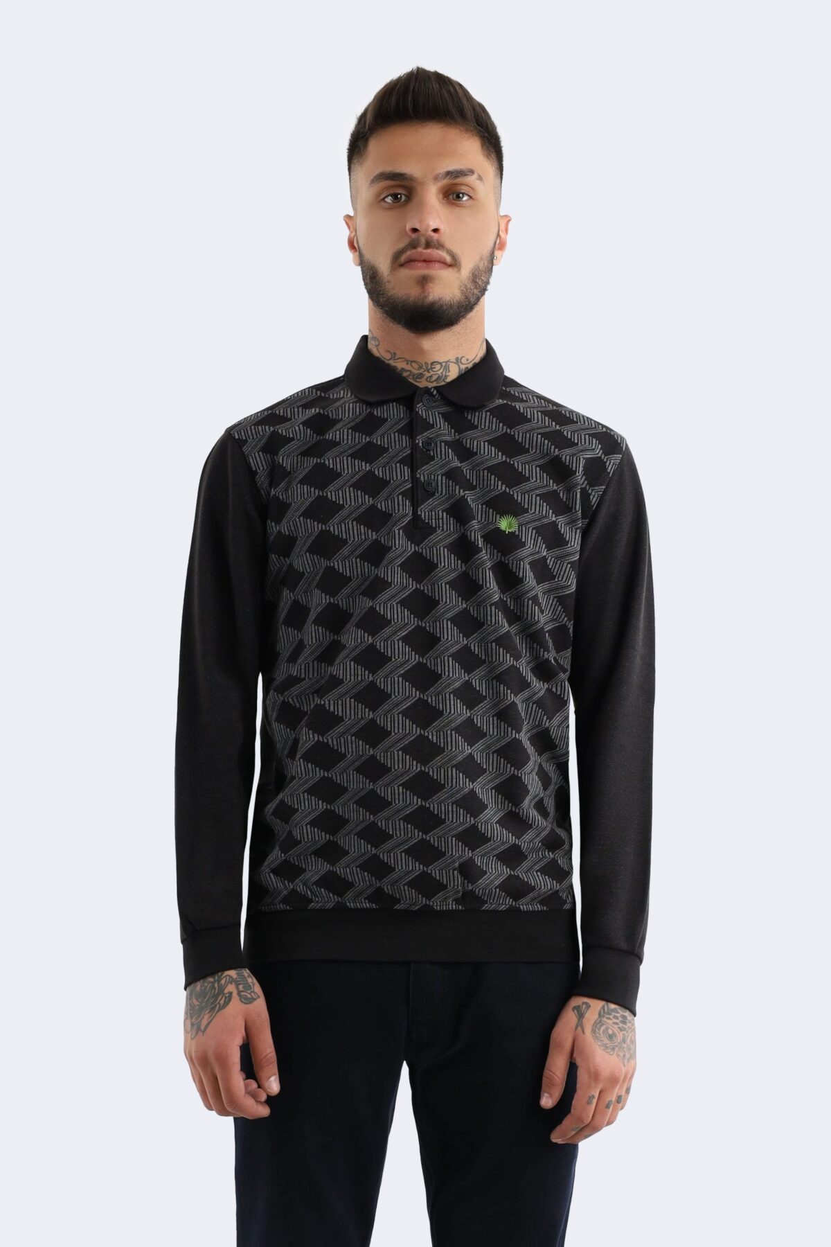 Wool blend knitwear with square pattern - Image 1