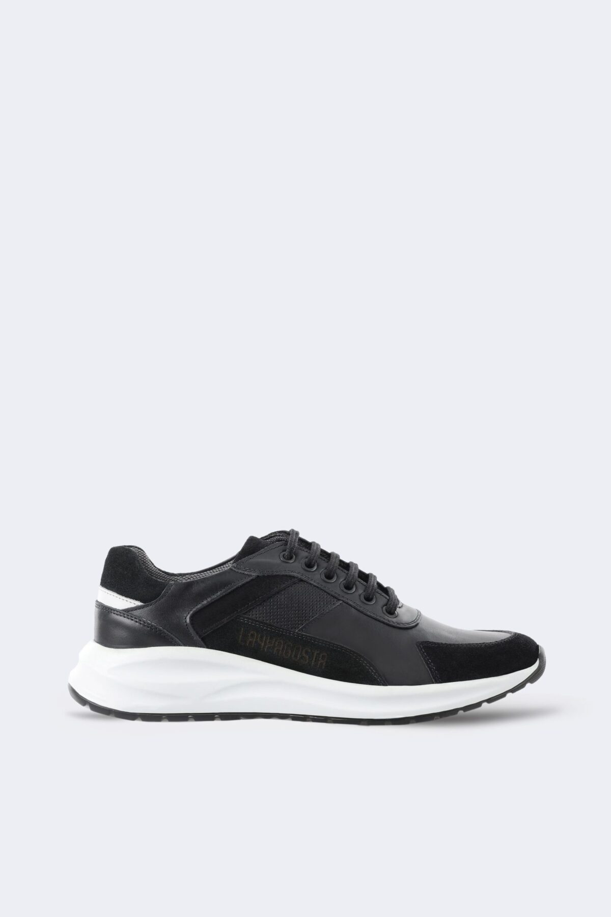 8094205_kiz21al0eipsy8hv-scaled-1.jpg Lyy iconic sneakers - Image 1